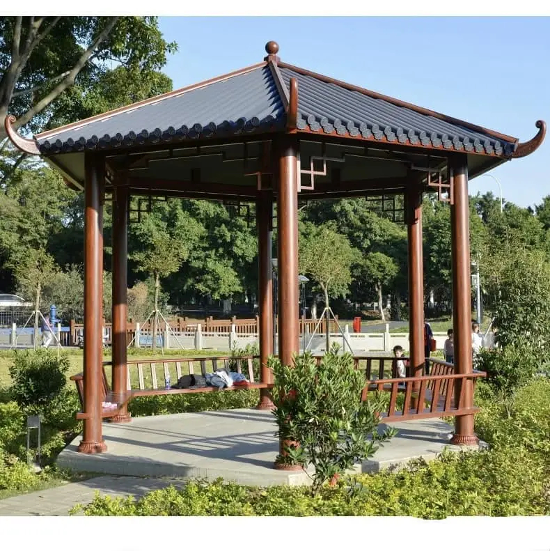 Chòi lục giác độc đáo với thiết kế 6 cạnh, tạo điểm nhấn thú vị và cân đối cho khu vườn.