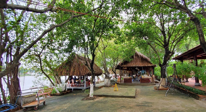 Thiết kế nhà hàng sân vườn bên sông