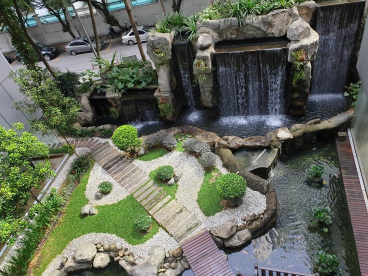 Thiết kế hồ cá koi ngoài trời tích hợp các tiện ích thông minh